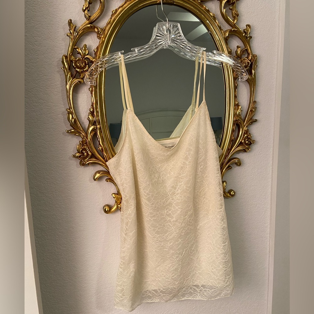 Lace tank with liner